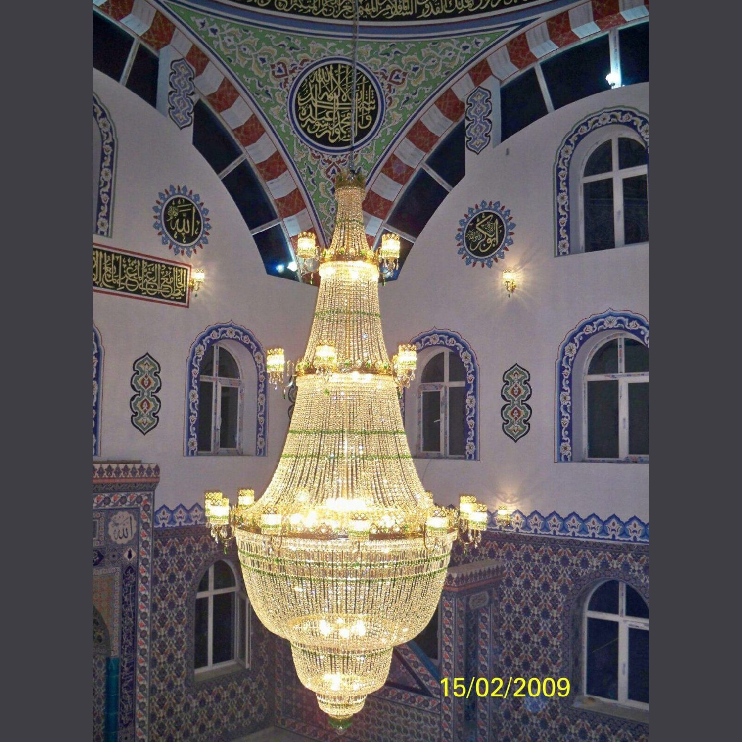 Yeşil kristal aksanlı cami avizesi